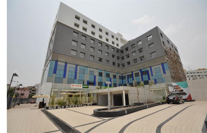 Healthcare AMRI Women and Children Hospital, Mukundpur, Kolkata